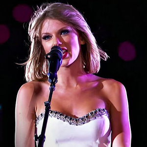 白丝校花污h自慰
