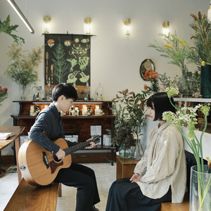 白丝校花污h自慰
